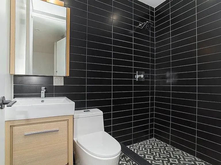 3215 Clarendon Rd #4F — Photo 8