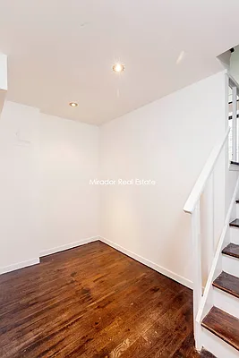 Rented by Mirador Real Estate | media 14