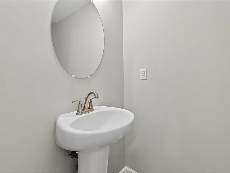 645 Stowe Ct #C — Photo 22