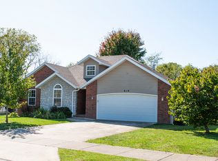819 S Saratoga St, Willard, MO 65781