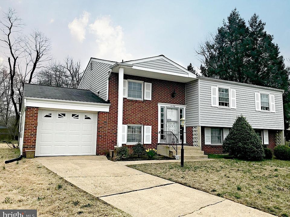 1st image of 1120 Court Revere
