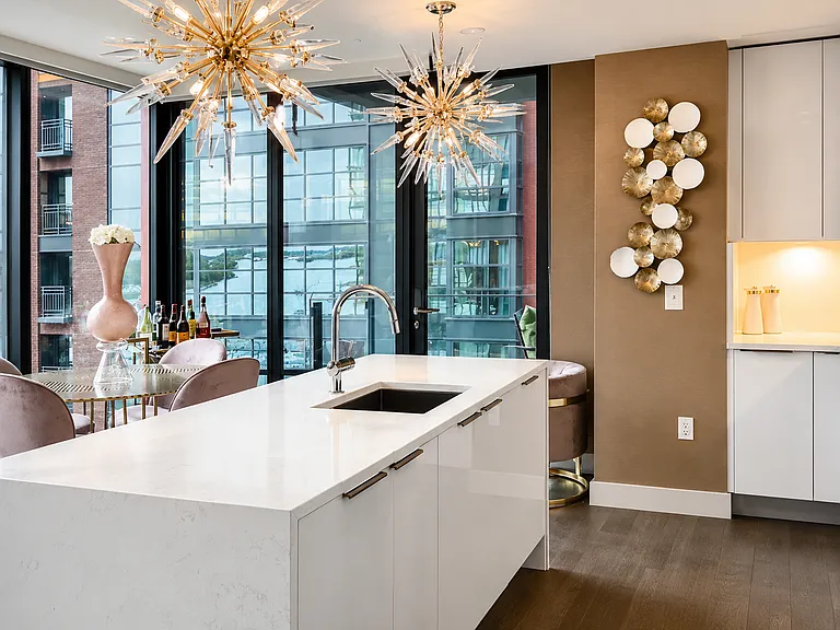 45 Sutton Sq SW #601 — Photo 7