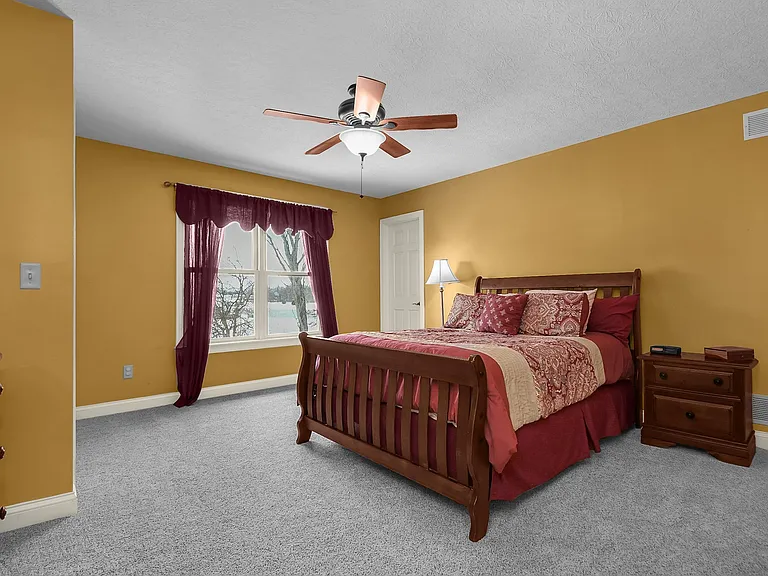 5464 Sandy Dr — Photo 32