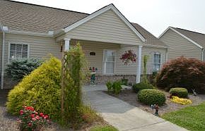 1st image of 1525 Pine Cone Cir