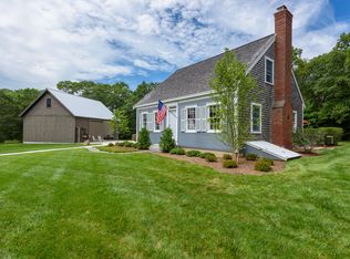 47 Head Of The Pond Rd, Oak Bluffs, MA 02557