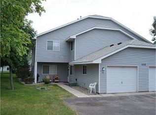 1622 Pleasant View Dr APT A, North Mankato, MN 56003