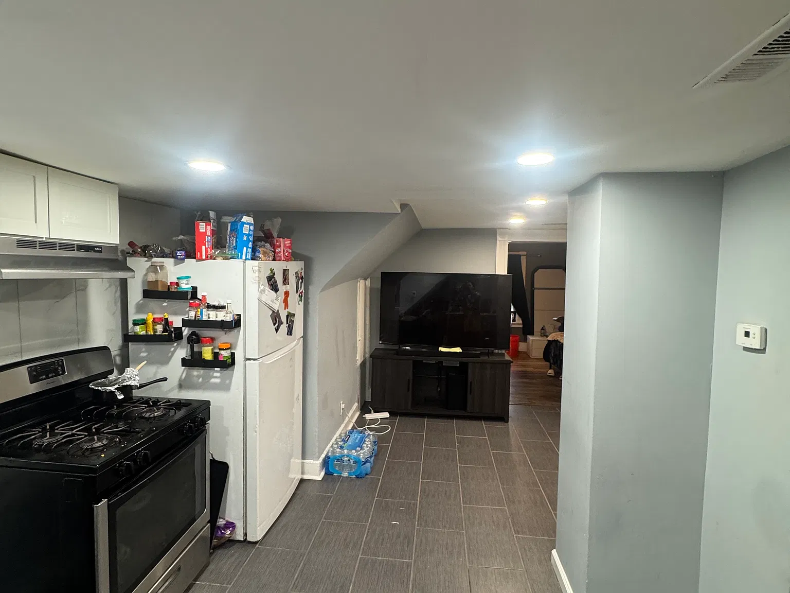 2 bed, 900 sqft, $1,600 — Photo 2