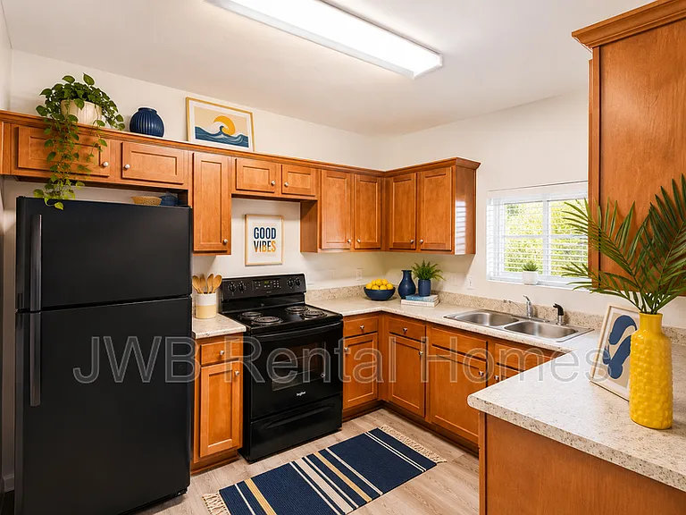 1265 W 31st St — Photo 3