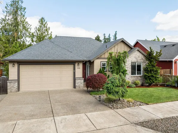3769 10th St, Hubbard, OR 97032