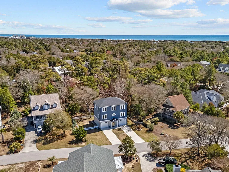 310 Lord Berkeley Dr — Photo 4