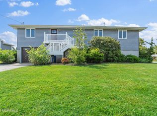 22 Robbins St, Monmouth Beach, NJ 07750