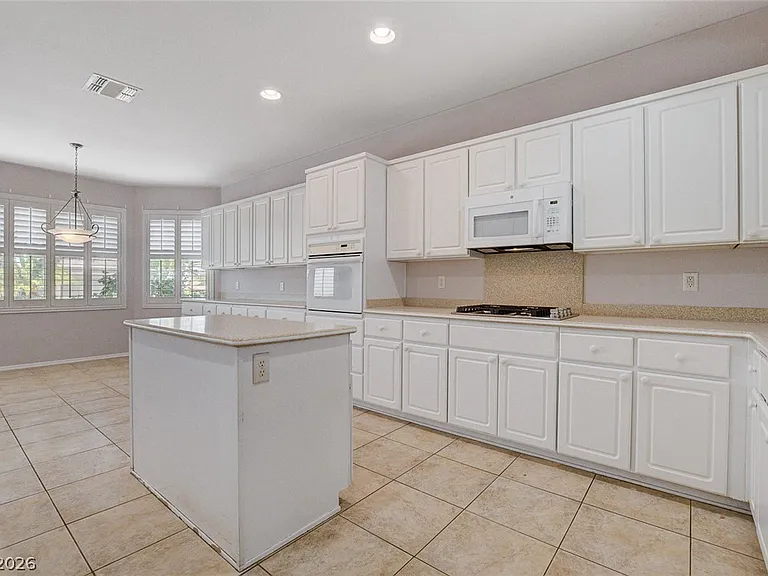 2521 Evansville Ave — Photo 10