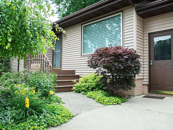 3rd image of 107 Eastgate Dr