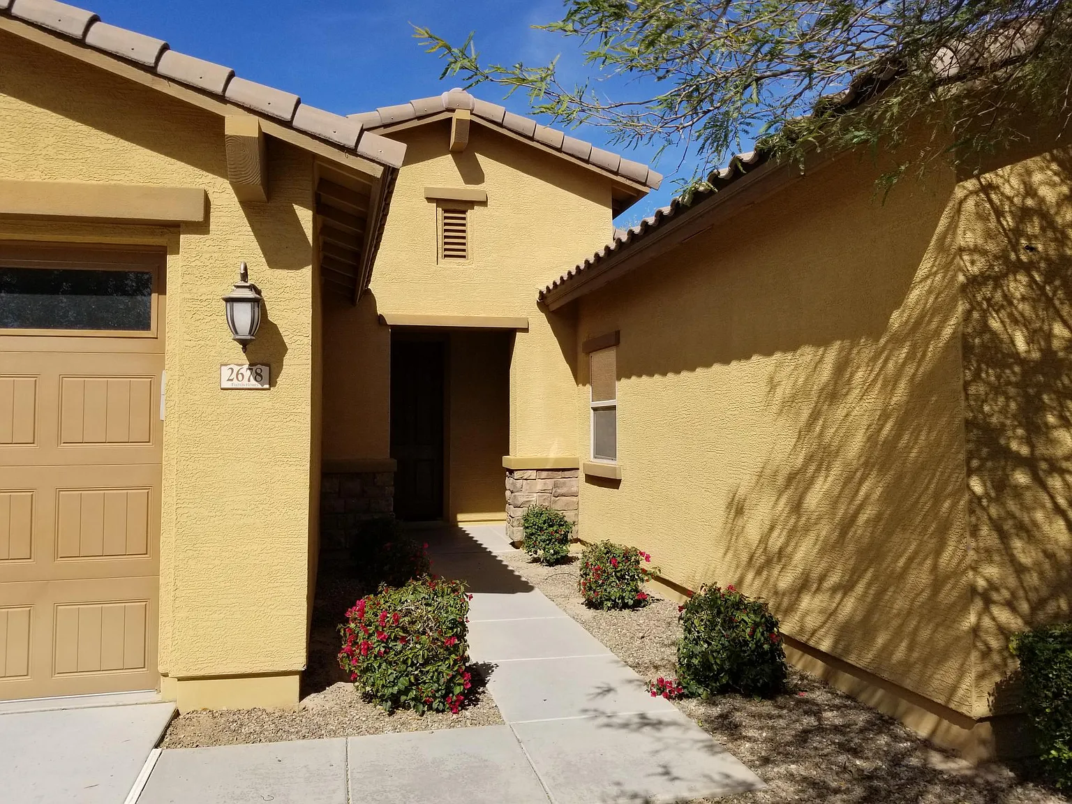 2678 E Ficus Way — Photo 2