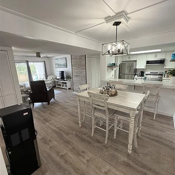2875 Palm Beach Blvd #206 — Photo 12