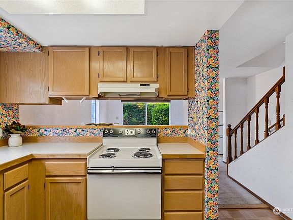 4th image of 315 E Park Street #16