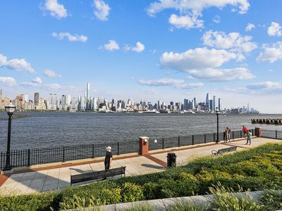 22 Avenue At Port Imperial APT 422, West New York, NJ, 07093
