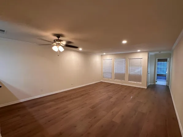 7178 N Fruit Ave APT 124, Fresno, CA 93711
