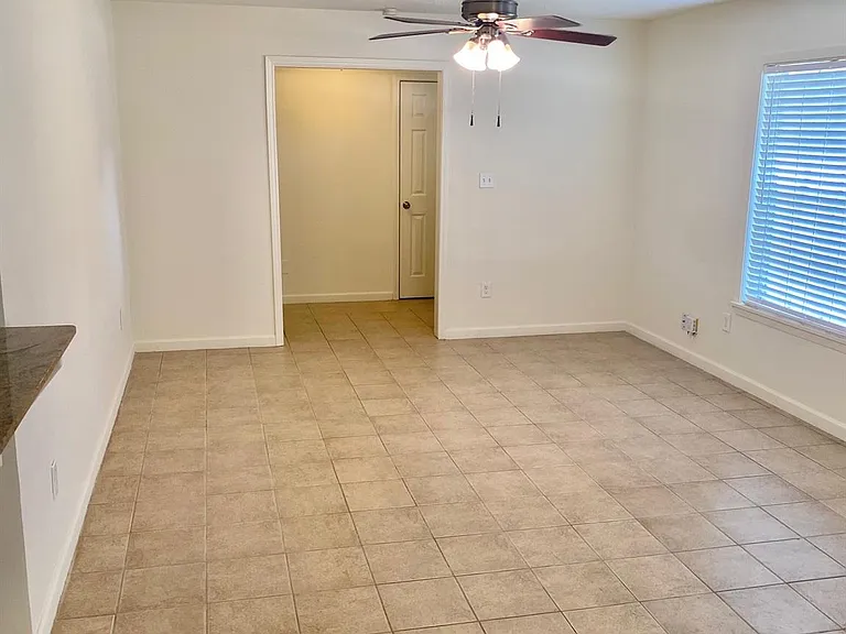 512 Wilmington Dr — Photo 4