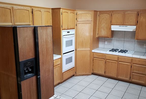 4th image of 10923 5th Ave