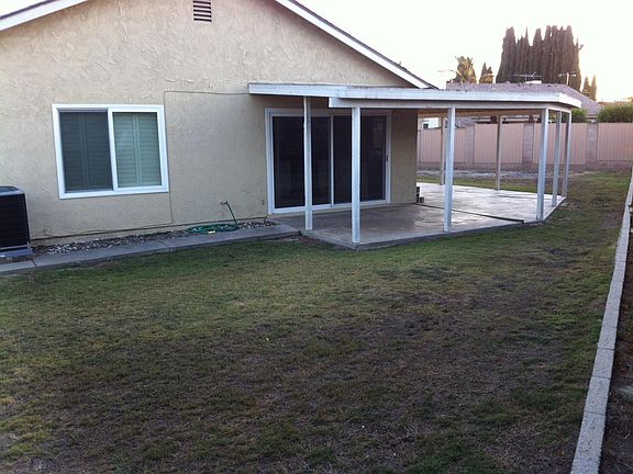 3rd image of 945 W Carol Ave