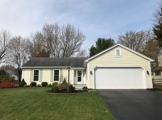 3933 Farmbrook Dr, Sylvania, OH 43560