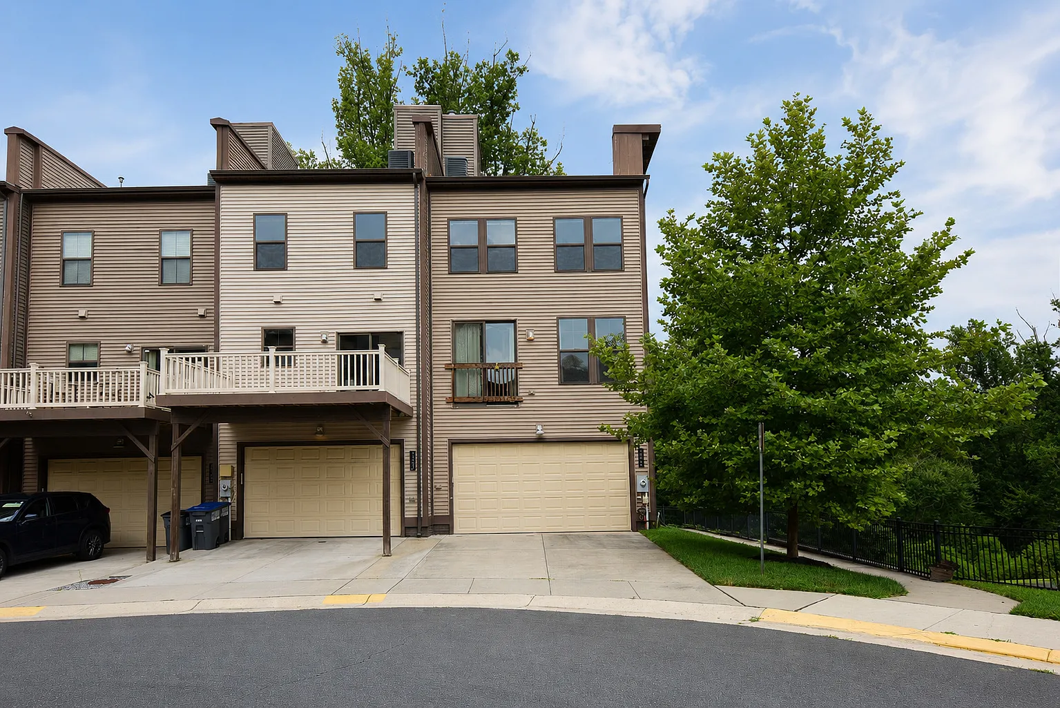 4 bed, 3.5 bath, 3016 sqft, $4,800 — Photo 3