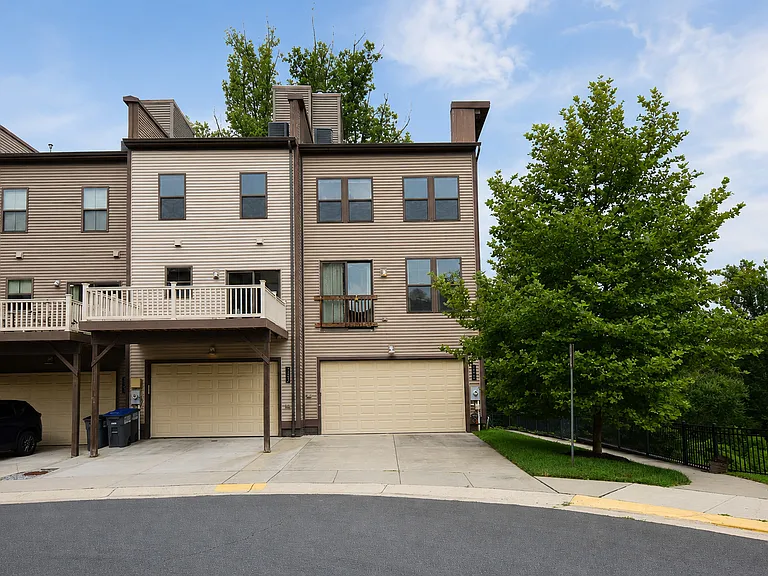 3171 Virginia Bluebell Ct — Photo 3