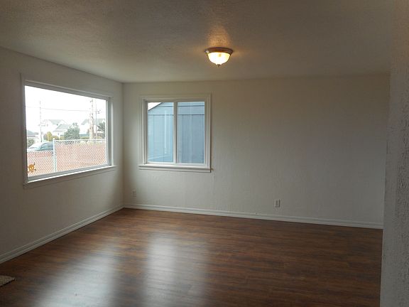 Nice large windows for sun