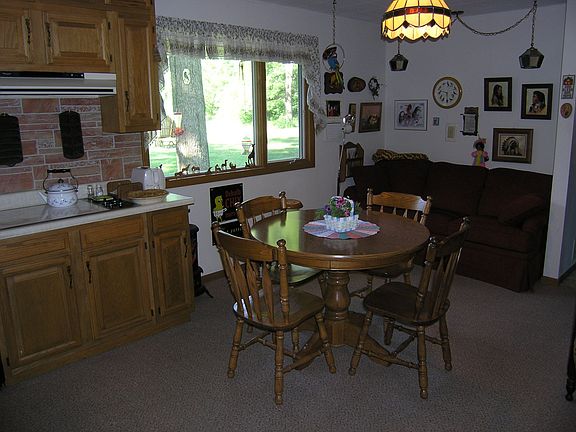 Kitchen Eating Area