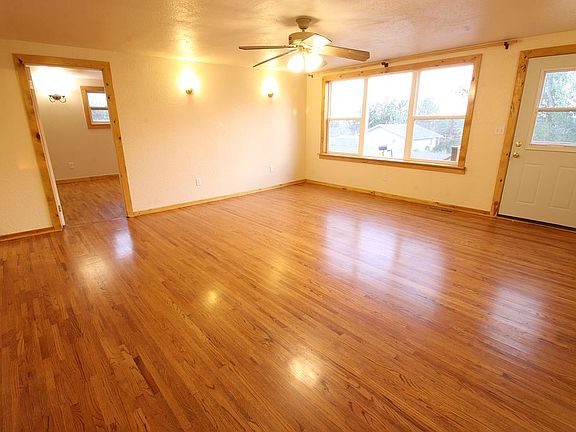 3rd image of 138 Sawney Dr