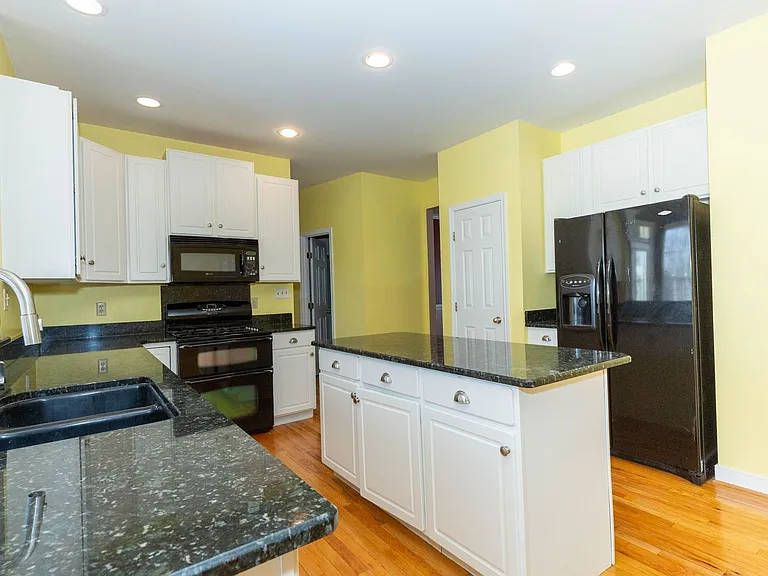180 Muirfield Ct — Photo 17