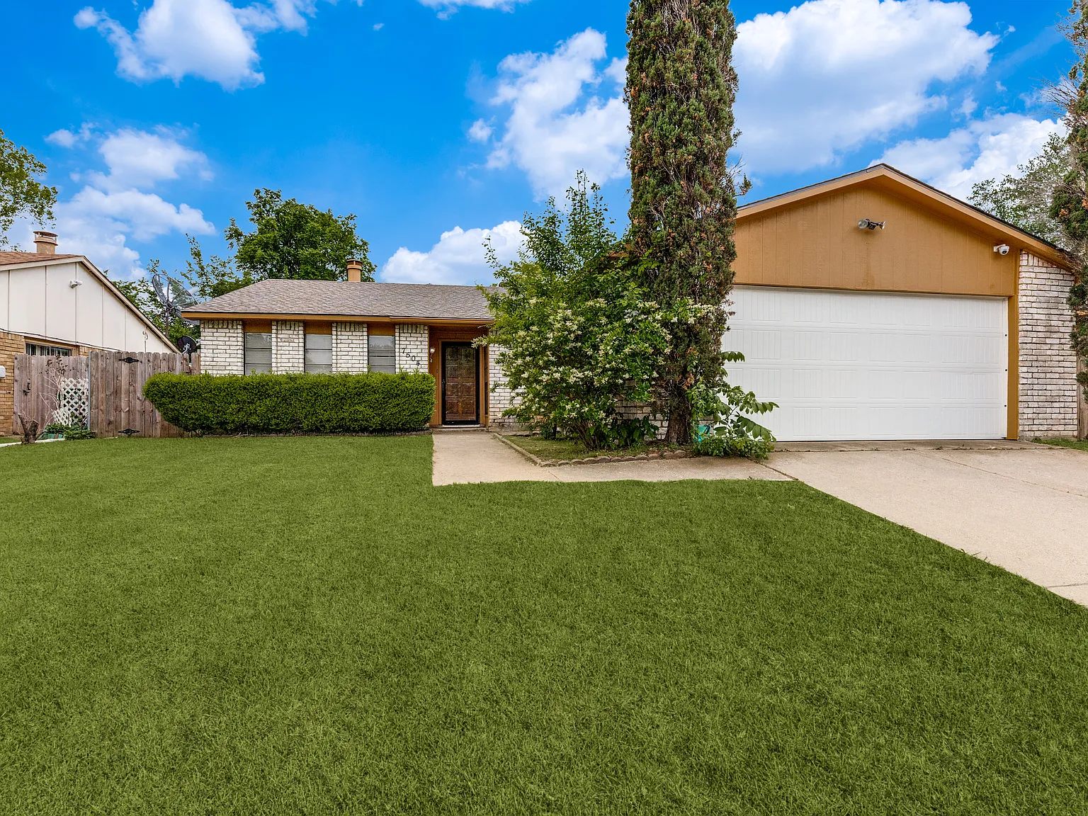 3 bed, 1723 sqft, $1,995 — Photo 1