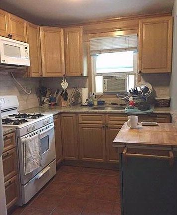 2nd image of 715 W Olive St