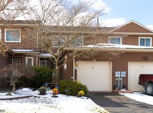 6 Canterberry Cir, Flemington, NJ 08822