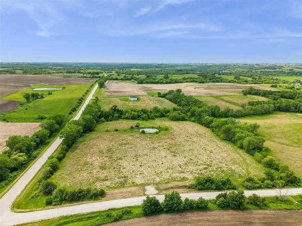 Peru Rd, Peru, IA 50222
