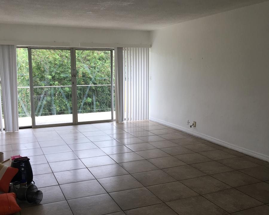 1st image of 550 NE 20th St APT 3A