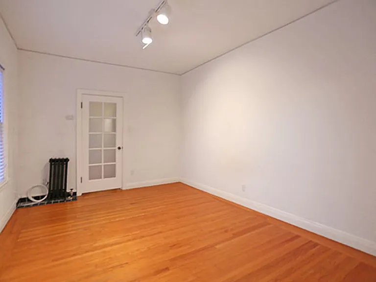 2170 Filbert St — Photo 2