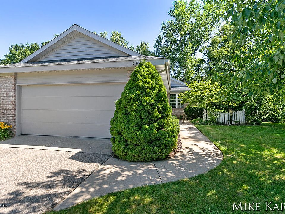 1st image of 7847 Oakmont Ct NE #52