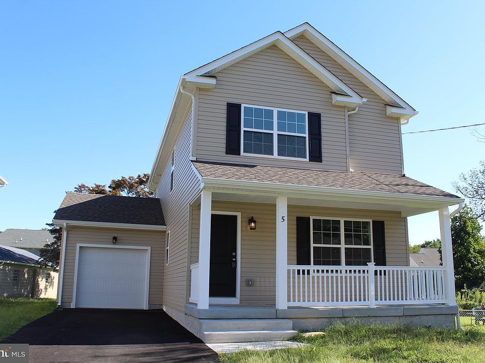 1st image of 5 Buttonwood Ave