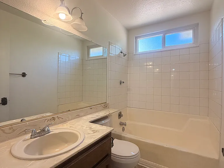 2540 Deer Trail Ln — Photo 18