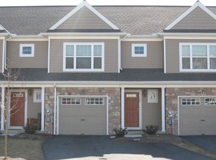 102 Red Maple Ln, Mountville, PA 17554