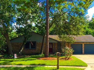 211 Dogwood St, Lake Jackson, TX 77566