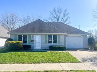 813 Prairie Ave, Mattoon, IL 61938