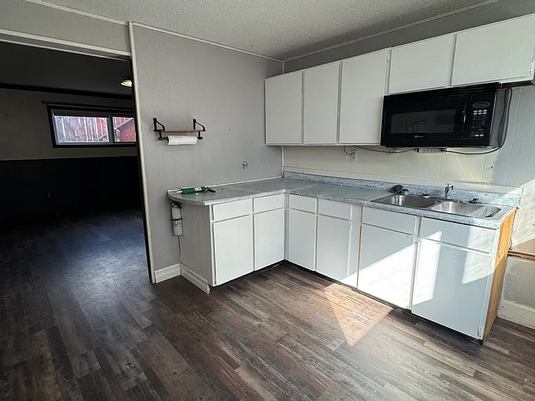 2200 Central Ave #2 — Photo 6