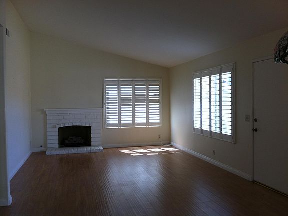 4th image of 945 W Carol Ave
