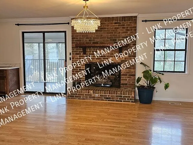 9328 Berkshire Cir — Photo 20