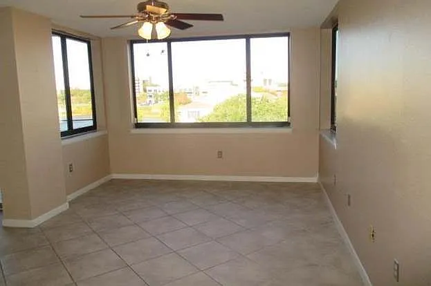 402 Port Royal Way — Photo 51