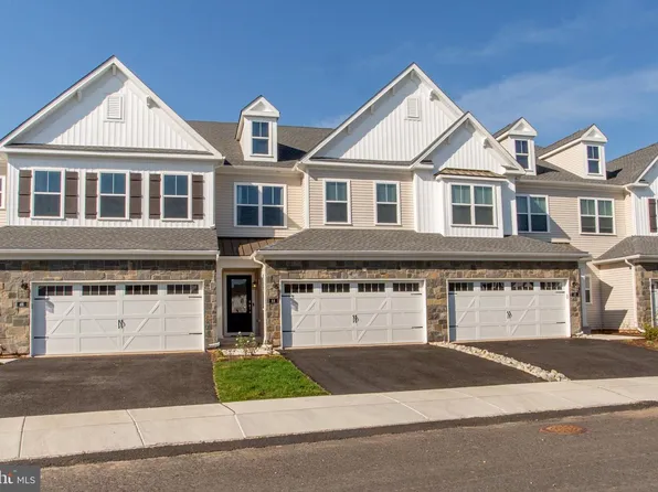 44 Parry Way, Warminster, PA 18974