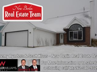 275 E Stuart Dr, Oak Creek, WI 53154